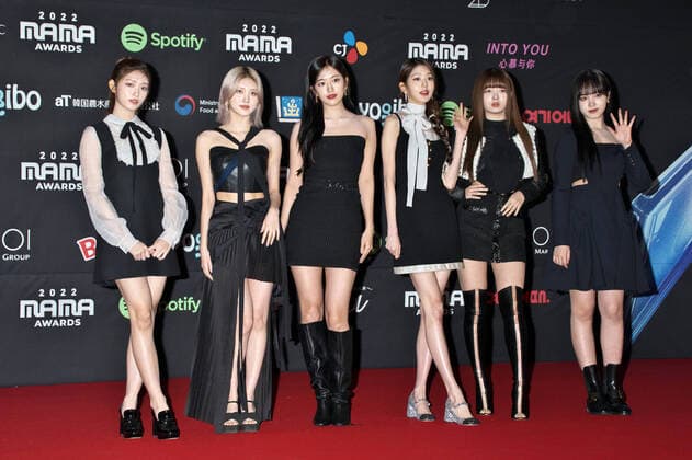 Entertainment Themen der Woche KW48 News Bilder des Tages Entertainment Bilder des Tages K-pop group IVE attend a red carpet event of the 2022 MAMA(Mnet Asian Music Awards) in Osaka, Japan on Wednesday, November 30, 2022.  TKP2022113006 KEIZOxMORI