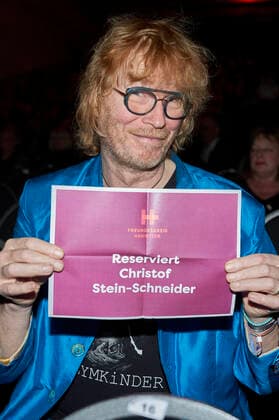 Christof Stein-Schneider bei der Verleihung des Stadtkulturpreises 2022 durch den Freundeskreis Hannover an Fury in the Slaughterhouse in der Orangerie Herrenhausen. Hannover, 29.12.2022
