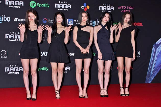 Itzy bei der Verleihung der MAMA Awards 2022 im Kyocera Dome. Osaka, 30.11.2022