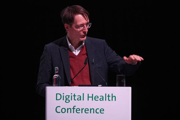News Themen der Woche KW48 News Bilder des Tages Digital Health Convention Berlin German Minister for Health Karl Lauterbach speaks a Keynote during the Digital Health Conversation on November 30, 2022 in Berlin, Germany Berlin Germany  Copyright: xChristianxMarquardtx originalFilename: marquardt-notitle221130_npoYy.jpg