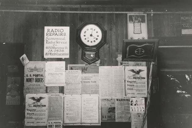 RECORD DATE NOT STATED Posters and decorations in combined general store and post office, Olga, Louisiana, 1938-09. Creator: Russell Lee. Copyright:xHeritagexArt HeritagexImagesx IMAGO ,2931686 ! ACHTUNG: AUFNAHMEDATUM GESCHÄTZT!  Copyright:HeritagexArt HeritagexImagesx IMAGO