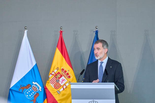 December 1, 2022: King Felipe VI of Spain attends delivery Gold Medals of Merit in Fine Arts 2021 at TEA Tenerife Espacio de las Artes on December 1, 2022 in Santa Cruz de Tenerife, Spain - ZUMAg15_ 20221201_zaf_g15_073 Copyright: xJackxAbuinx