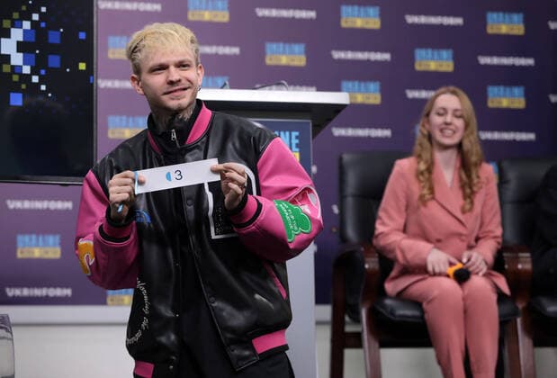 Entertainment Themen der Woche KW48 Entertainment Bilder des Tages KYIV, UKRAINE - DECEMBER 1, 2022 - Demchuk ( Alive ) pulls out the number 3 during the presentation of the songs and the draw of the finalists ahead of the Vidbir 2023 national selection for the Eurovision Song Contest 2023 that will take place in the bomb shelter at the Maidan Nezalezhnosti metro station on December 17, Kyiv, capital of Ukraine. Song presentation and draw of Ukraine?s Eurovision 2023 national selection finalists  Copyright: xHennadiixMinchenkox