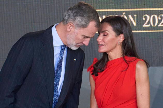 Entertainment Themen der Woche KW48 Entertainment Bilder des Tages December 1, 2022: King Felipe VI of Spain, Queen Letizia of Spain attends delivery Gold Medals of Merit in Fine Arts 2021 at TEA Tenerife Espacio de las Artes on December 1, 2022 in Santa Cruz de Tenerife, Spain - ZUMAg15_ 20221201_zaf_g15_027 Copyright: xJackxAbuinx