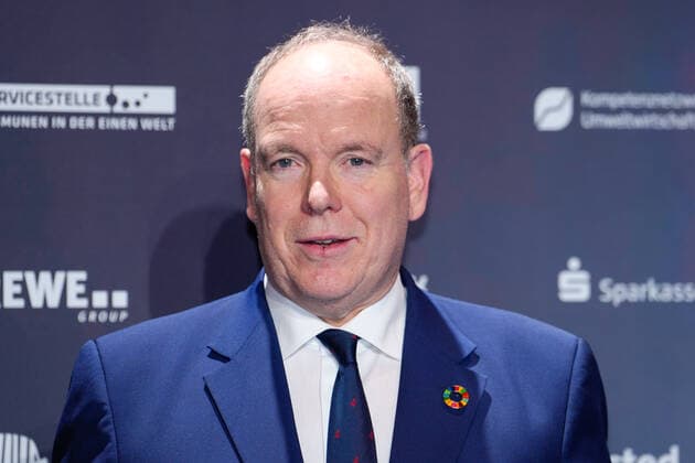 15. Deutscher Nachhaltigkeitspreis in Duesseldorf S.D. Fuerst Albert II. von Monaco der Ehrenpreistraeger im Portrait auf dem Roten Teppich auf dem 15. Deutscher Nachhaltigkeitspreis im Maritim Hotel in Duesseldorf Duesseldorf Nordrhein-Westfalen Deutschland