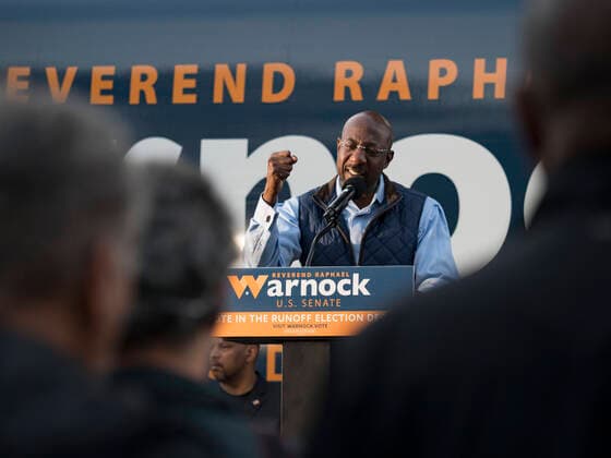 News Themen der Woche KW48 News Bilder des Tages December 2, 2022, Savannah, Georgia, USA: Reverend Raphael Warnock rallies supporters to return him to the Senate for a full six year term on the last day of early vote in his hometown of Savannah. Savannah USA - ZUMAd155 20221202_znp_d155_018 Copyright: xSuexDorfmanx