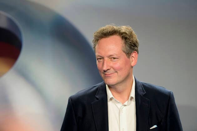 Dr. Eckart von HIRSCHHAUSEN, Moderator, Arzt, Verleihung Deutscher Nachhaltigkeitspreis am 02.12.2022 in Duesseldorf Deutschland.