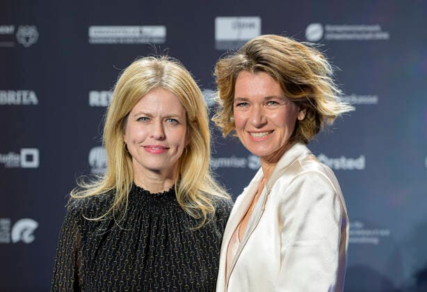 Kerstin LANDSMANN, Schauspielerin mit Graefin Tanja VON LAHNSTEIN l. Verleihung Deutscher Nachhaltigkeitspreis am 02.12.2022 in Duesseldorf Deutschland.