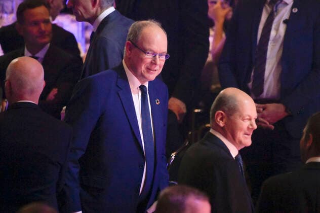 Fürst Albert II. von Monaco und Olaf Scholz bei der Verleihung des 15. Deutschen Nachhaltigkeitspreises 2022 im Maritim Hotel. Düsseldorf, 02.12.2022