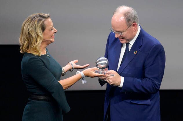 Antje Boetius und Fürst Albert II. von Monaco bei der Verleihung des 15. Deutschen Nachhaltigkeitspreises 2022 im Maritim Hotel. Düsseldorf, 02.12.2022
