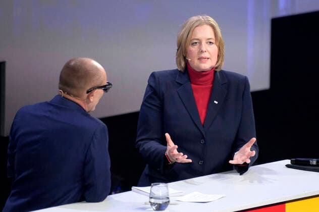 Stefan Schulze-Hausmann und Bärbel Bas bei der Verleihung des 15. Deutschen Nachhaltigkeitspreises 2022 im Maritim Hotel. Düsseldorf, 02.12.2022