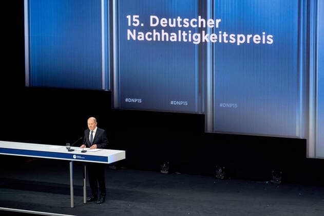 Deutscher Nachhaltigkeitspreis 2022 Bundeskanzler Olaf Scholz bei der Verleihung des Deutschen Nachhaltigkeitspreises im Maritim Hotel in Düsseldorf. Copyright: xEventpressxGolejewskix