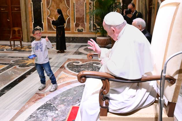 News Themen der Woche KW48 News Bilder des Tages Italy, Rome, Vatican, 22 12 3 Pope Francis receives in audience Disabled People s Group on the occasion of the International Day of Persons with Disabilities at the Vatican Photograph byVatican Media Catholic Press Photo. RESTRICTED TO EDITORIAL USE - NO MARKETING - NO ADVERTISING CAMPAIGNS  Copyright: xVATICANxMEDIAx xipa-agency.netx xVaticanxMediax IPA_IPA34875387