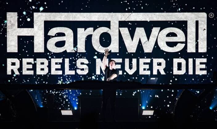 Bilder des Jahres, Entertainment 12 Dezember Entertainment Themen der Woche KW48 Entertainment Bilder des Tages AMSTERDAM - DJ and producer Hardwell during a performance in the Ziggo Dome as part of his worldwide comeback tour Rebels Never Die. Hardwell returns from his sabbatical after an absence of 3.5 years. ANP KIPPA RAMON VAN FLYMEN netherlands out - belgium out *** AMSTERDAM DJ and producer Hardwell during a performance in the Ziggo Dome as part of his worldwide comeback tour Rebels Never Die Hardwell returns from his sabbatical after an absence of 3 5 years ANP KIPPA RAMON VAN FLYMEN netherlands out belgium out  Copyright: xx x458827299x originalFilename: 458827299.jpg