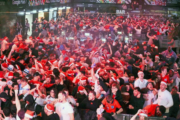 . 04 12 2022. London, United Kingdom. England WC Game Screening BoxPark Wembley. Fans gather at BoxPark Wembley to watch England play Senegal in the 2022 World Cup finals.  xMartynxWheatleyx xi-Imagesx IIM-23987-0016