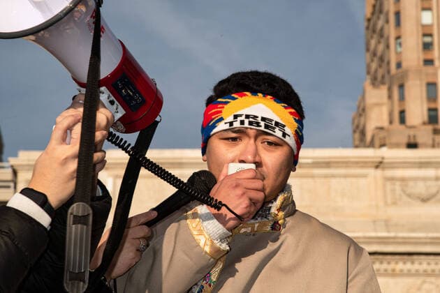 December 4, 2022, New York City, New York, USA: A protest and rally was held in Washington Square Park to urge the Chinese Communist Party to close their internment camps and to stop their covid lockdowns. New York City USA - ZUMAb230 20221204_znp_b230_012 Copyright: xLauraxBrettx