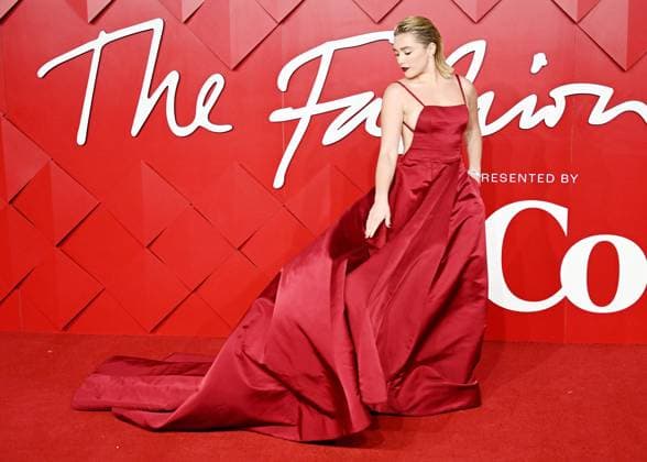 Entertainment Bilder des Tages British actress Florence Pugh attends the Fashion Awards at Royal Albert Hall, London on Monday, December 5, 2022.  LON20221205108 RUNExHELLESTAD