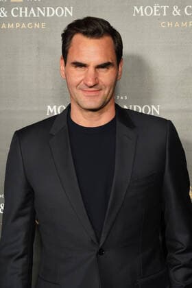 Bilder des Jahres 2022, Entertainment 12 Dezember Entertainment Bilder des Tages December 5, 2022, New York, NY, USA: ROGER FEDERER attends the Moet & Chandon event celebrating the installation of Ã¢â‚¬oeYour VoicesÃ¢â‚¬Â, an illuminated kinetic sculpture,.David Geffen Hall, Lincoln Center, NYC.December 5, 2022, . New York USA - ZUMAms4_ 20221205_zaf_ms4_024 Copyright: xSoniaxMoskowitzxGordonx