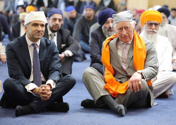 Bilder des Jahres 2022, Entertainment 12 Dezember Entertainment Themen der Woche KW49 Entertainment Bilder des Tages . 06 12 2022. Luton, United Kingdom. King Charles III during a visit to the newly built Guru Nanak Gurdwara sikh temple in Luton, United Kingdom.  xPoolx xi-Imagesx IIM-23993-0027