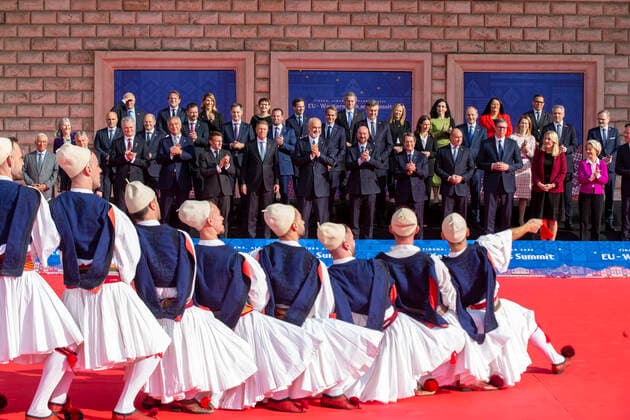 Bilder des Jahres 2022, News 12 Dezember News Bilder des Tages Prime Minister Alexander De Croo (C) pictured during an EU-Western Balkan summit in Tirana, Albania, Tuesday 06 December 2022. Belgian Prime Minister is on a one day travel to the summit and will also make some bilateral meetings.  NICOLASxMAETERLINCK 55311303
