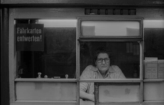U-Bahn Ost DDR, Berlin, 06.09.1988, U-Bahnhof Friedrichsfelde Fahrkartenschalter, Â *** U Bahn Ost DDR, Berlin, 06 09 1988, U Bahnhof Friedrichsfelde ticket counter, Â