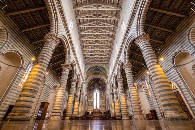 Panoramic view inside the main hall of Orvieto Cathedral Orvieto Umbria Italy Reise FB_2019_1815