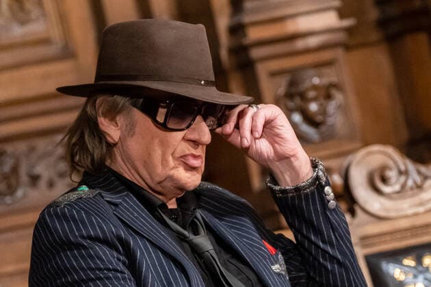 Jubiläums-Veranstaltung 100 Jahre Übersee-Club Hamburger Ehrenbürger im Gespräch im Rathaus Udo Lindenberg , Musiker und Ehrenbürger;Jubiläums-Veranstaltung 100 Jahre Übersee-Club Hamburger Ehrenbürger im Gespräch im Rathaus Udo Lindenberg , Musiker und Ehrenbürger, Hamburg Hamburg Deutschland Rathaus *** Anniversary event 100 years Übersee Club Hamburg honorary citizen in conversation in the city hall Udo Lindenberg , musician and honorary citizen Anniversary event 100 years Übersee Club Hamburg honorary citizen in conversation in the city hall Udo Lindenberg , musician and honorary citizen, Hamburg Hamburg Germany City Hall