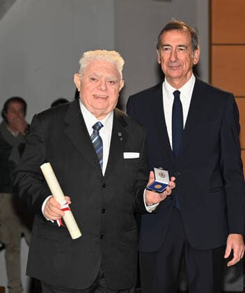 Italien, Verleihung des Verdienstordens der Stadt Mailand Milan, Italy Ambrogini 2022 Giuseppe Sala and the President of the City Council Elena Buscemi deliver the Civic Merit Awards of the Municipality of Milan In the picture:Enzo Lizzi  Copyright: xNickxZonnax xipa-agency.netx xNickxZonnax IPA_IPA34967380