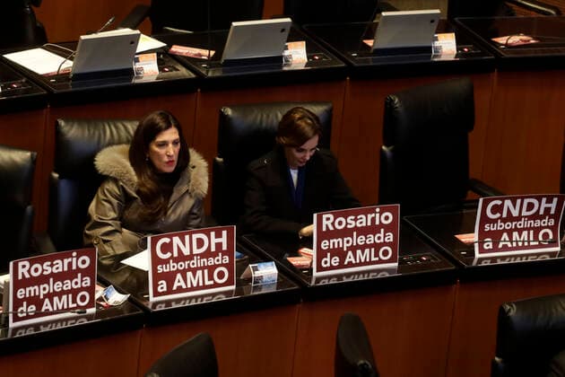 Human rights president appears before the Mexican Senate December 7, 2022, Mexico City, Mexico: Senators Lilly Tellez and Kenia Lopez display banners during the appearance of the president of the National Human Rights Commission, Rosario Piedra Ibarra, at the Mexican Senate in Mexico City. on December 7, 2022 in Mexico City, Mexico. (Photo by Luis Barron Eyepix Group). Copyright: xLuisxBarronx xEyepixxGroupx LB_20221207_CNDH14