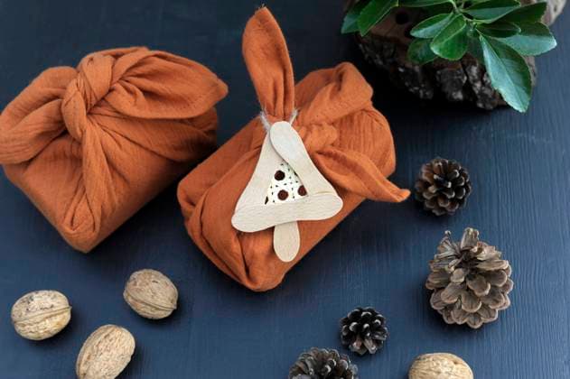 Adventszeit DIY Geschenkeverpackung Hamburg Hamburg Deutschland *** Advent DIY gift wrapping Hamburg Hamburg Germany Copyright: xGIANNA_SCHADE___________________x