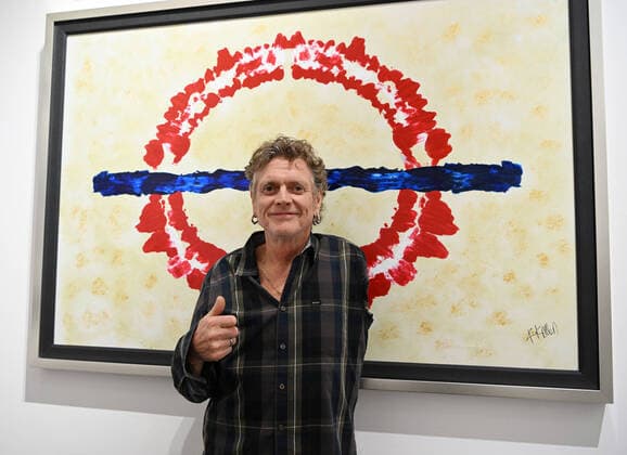 Bilder des Jahres 2022, Entertainment 12 Dezember HOLLYWOOD FL - DECEMBER 09: Rick Allen of Def Leppard poses during his art exhibition at the Wentworth Gallery at the Seminole Hard Rock Hotel & Casino on December 9, 2022 in Hollywood, Florida. Copyright: xmpi04x