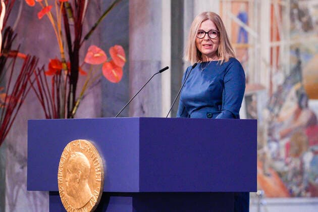 Oslo 20221210 Natallia Pintsjuk, who represents her husband, the activist Ales Byaljatski from Belarus, gives her Nobel lecture during the awarding of the Nobel Peace Prize for 2022 in Oslo City Hall on Saturday POOL Oslo Norway xx,  Copyright: xJavadxParsax 1agzDI-oQAo