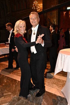 STOCKHOLM 20221210 Carl Henric Svanberg dances with Louise Julian after dinner during the Nobel Banquet in the City Hall in Stockholm on Saturday STOCKHOLM Sweden x10030x,  Copyright: xJonasxEkströmer TTx NOBEL 2022 BANKETTEN