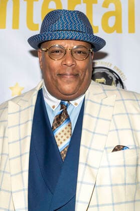 Bishop Larry Gaiters bei der Verleihung der 7. Young Entertainer Awards im Universal Sheraton Hotel. Universal City, 11.12.2022