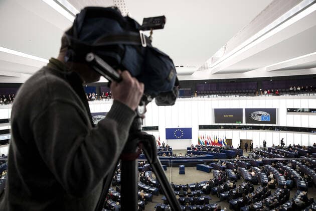 Straßburg, Sitzung des Europäischen Parlaments  European Parliament President Roberta Metsola delivers a speech at the opening session of the European NEWS: Plenary session sur l affaire de corruption impliquant sa vice-prÃ sidente Eva Kaili, qui a Ã tÃ arrÃªtÃ e par la police belge apres avoir Ã tÃ retrouvÃ e avec plus de 600 000 ÂÄ en liquide Ã son domicile. Strasbourg 12-12-2022 ElyxandroCegarra Panoramic 