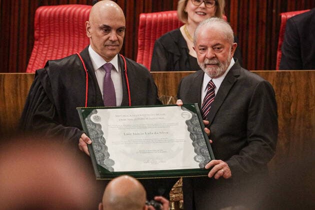 Brasilien, Lula da Silva erhält Urkunde in Brasilia BRASÍLIA, DF - 12.12.2022: LULA É DIPLOMADO EM BRASÍLIA - Lula is elected President of the Republic, for the third time in history, at the TSE headquarters, in Brasília, this Monday, 12. x2309474x  LeoxBahia