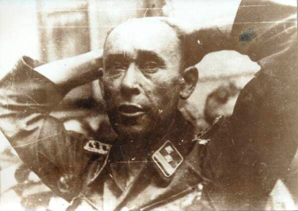 RECORD DATE NOT STATED German prisoner, Warsaw Uprising, Poland, World War II, 1 August-2 October 1944. Artist: Unknown Copyright:xKeystonexArchives HeritagexImagesx IMAGO ,2611852 ! ACHTUNG: AUFNAHMEDATUM GESCHÄTZT!  Copyright:KeystonexArchives HeritagexImagesx IMAGO