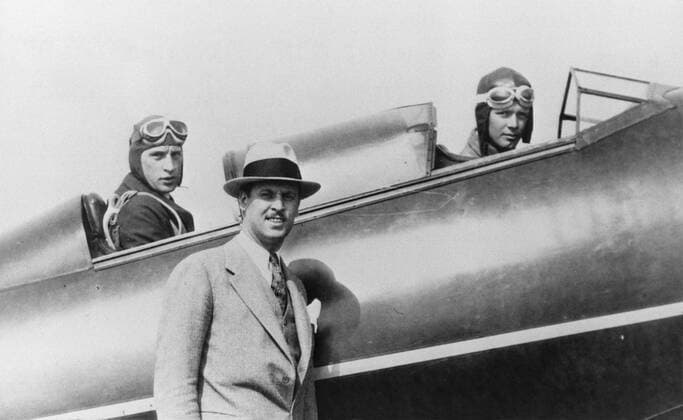 RECORD DATE NOT STATED Fred E. Weick, Tom Hamilton and Charles Lindbergh, USA, June 1927. Creator: Unknown. Copyright:xHeritagexSpace HeritagexImagesx IMAGO ,2860795 ! ACHTUNG: AUFNAHMEDATUM GESCHÄTZT!  Copyright:HeritagexSpace HeritagexImagesx IMAGO