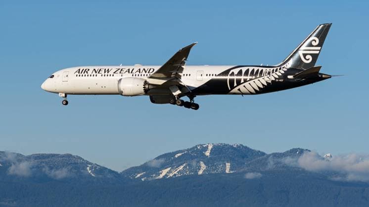 December 12, 2022, Richmond, British Columbia, Canada: An Air New Zealand Boeing 787-9 Dreamliner jetliner (ZK-NZF) airborne on final approach for landing at Vancouver International Airport. Richmond Canada - ZUMAs202 20221212_zap_s202_007 Copyright: xBaynexStanleyx