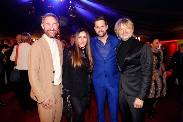 Bilder des Jahres 2022, Entertainment 12 Dezember Entertainment Themen der Woche KW50 Entertainment Bilder des Tages 60 Jahre Welthungerhilfe Daniel Boschmann, Simone Thomalla, Matthias Killing und Nicolino Hermano beim Empfang zu 60 Jahre Welthungerhilfe im Tipi am Kanzleramt in Berlin. *** 60 Years of Welthungerhilfe Daniel Boschmann, Simone Thomalla, Matthias Killing and Nicolino Hermano at the reception celebrating 60 Years of Welthungerhilfe at the Tipi am Kanzleramt in Berlin Copyright: xEventpressxGolejewskix