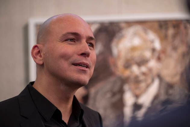 Einweihung des Portraets des Malers Christoph Bouet (li) von Bundestagspraesident a.D. Wolfgang Schaeuble (auf Gemaelde im Hintergrund) in der Galerie der Bundestagspraesidenten im Paul-Loebe-Haus in Berlin. (Siehe epd-Meldung vom 15.12.2022) EDITORIAL USE ONLY