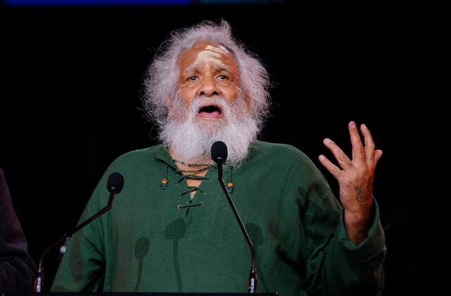 UNCLE ARCHIE ROACH STATE MEMORIAL, Uncle Talgium ??Choco? Howard Edwards is seen at the State Memorial Service to celebrate the life and music of Australian singer Uncle Archie Roach at the Sidney Myer Music Bowl in Melbourne, Thursday, December 15, 2022. The 66-year-old Gunditjmara-Bundjalung elder rose to prominence with the release of his debut single Took the Children Away in 1990 and was inducted into the ARIA Hall of Fame in 2020. ( NO ARCHIVING, EDITORIAL USE ONLY, NO USE IN BOOKS WITHOUT CONSENT MELBOURNE VICTORIA AUSTRALIA  Copyright: xLUISxASCUIx 20221215001742934877