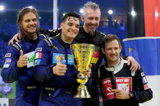 Bilder des Jahres 2022, Entertainment 12 Dezember Entertainment Themen der Woche KW50 Rurik Gislason, Stefano Zarrella, Sebastian Pufpaff und Sebastien Ogier in der ProSieben Fernsehshow TV total Autoball WM 2022 in der ZAG Arena. Hannover, 16.12.2022 *** Rurik Gislason, Stefano Zarrella, Sebastian Pufpaff and Sebastien Ogier in the ProSieben TV show TV total Autoball WM 2022 in the ZAG Arena Hannover, 16 12 2022 Foto:xC.xSpeidelx xFuturexImage