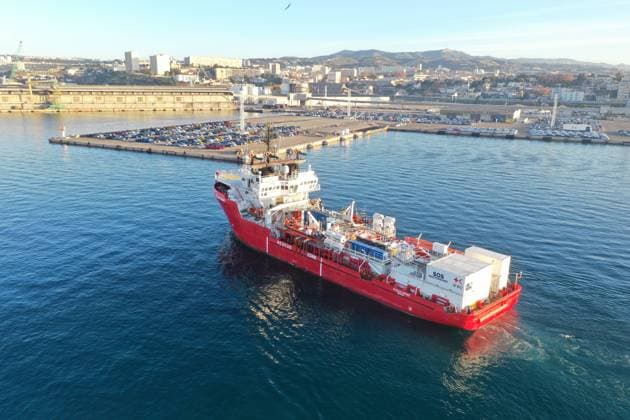 News Themen der Woche KW50 News Bilder des Tages departure of the Ocean Viking from Marseille for a new rescue mission in the Mediterranean on 18 December 2022  GillesxBaderx xLexPictorium LePictorium_0272180