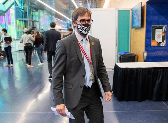 December 18, 2022, Montreal, PQ, Canada: Steven Guilbeault, Minister of Environment and Climate Change of Canada walks into a delegate negotiating room at the COP 15 the UN Biodiversity Conference in Montreal, Sunday, December18, 2022. Montreal Canada  - ZUMAc35_ 20221218_zaf_c35_007 Copyright: xGrahamxHughesx