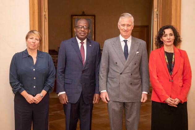 Entertainment Themen der Woche KW51 Entertainment Bilder des Tages Minister for Development Cooperation and Metropolitan Policy Caroline Gennez, DR Congo Foreign Affairs Minister Christophe Lutundula Apala, King Philippe - Filip of Belgium and Foreign minister Hadja Lahbib pose for the photographer during a diplomatic audience at the Royal Palace in Brussels, on Monday 19 December 2022.  NICOLASxMAETERLINCK 56897155