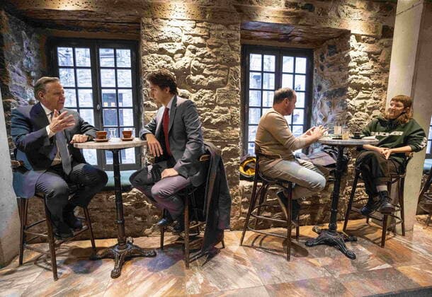 December 20, 2022, Montreal, PQ, Canada: Prime Minister Justin Trudeau and Quebec Premier Francois Legault chat over coffee in a coffee shop in Montreal, on Tuesday, December 20, 2022. Montreal Canada  - ZUMAc35_ 20221220_zaf_c35_011 Copyright: xPaulxChiassonx