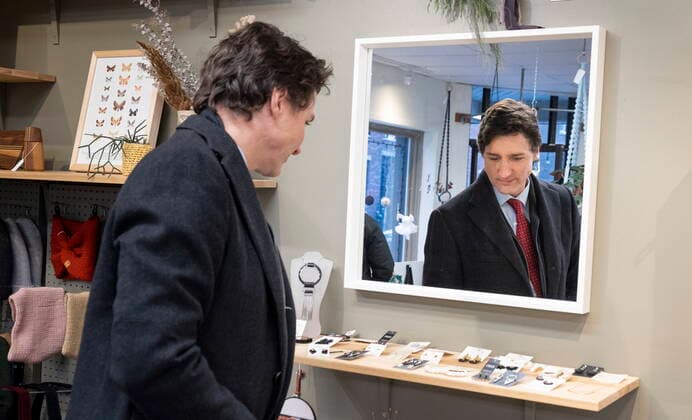 December 20, 2022, Montreal, PQ, Canada: Prime Minister Justin Trudeau shops at a craft store in his Montreal riding, on Tuesday, December 20, 2022. Montreal Canada  - ZUMAc35_ 20221220_zaf_c35_083 Copyright: xPaulxChiassonx