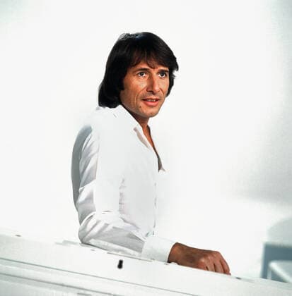 Luftballons Luftballons, Bunte Show mit Musik, Szenen und Kabarett, Deutschland 1982, Regie: Jochen Müller-Laue, Mitwirkende: Sänger Udo Jürgens, Deutschland , Deutschland Copyright: FredxLindinger Nur redaktionelle Nutzung. Editorial usage only. LIN_7601001243 UnitedArchives EDITORIAL USE ONLY