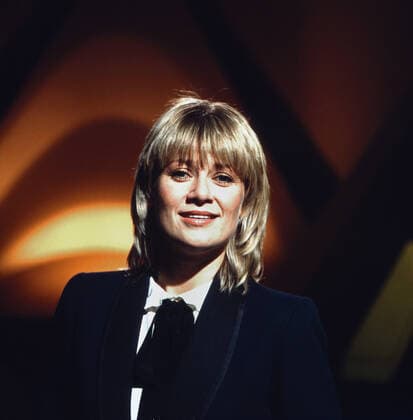Liedercircus Liedercircus, Sendreihe, Deutschland 1976 - 1988, Sendung vom 6. Juli 1981, Regie: Pit Weyrich, Mitwirkende: Gitte Haenning, dänische Sängerin, Deutschland , Deutschland Copyright: FredxLindinger Nur redaktionelle Nutzung. Editorial usage only. LIN_7601001285 UnitedArchives EDITORIAL USE ONLY